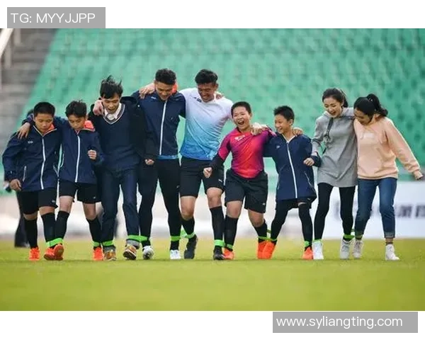 曾莹莹足球之路：从青涩少女到绿茵场上的闪耀明星